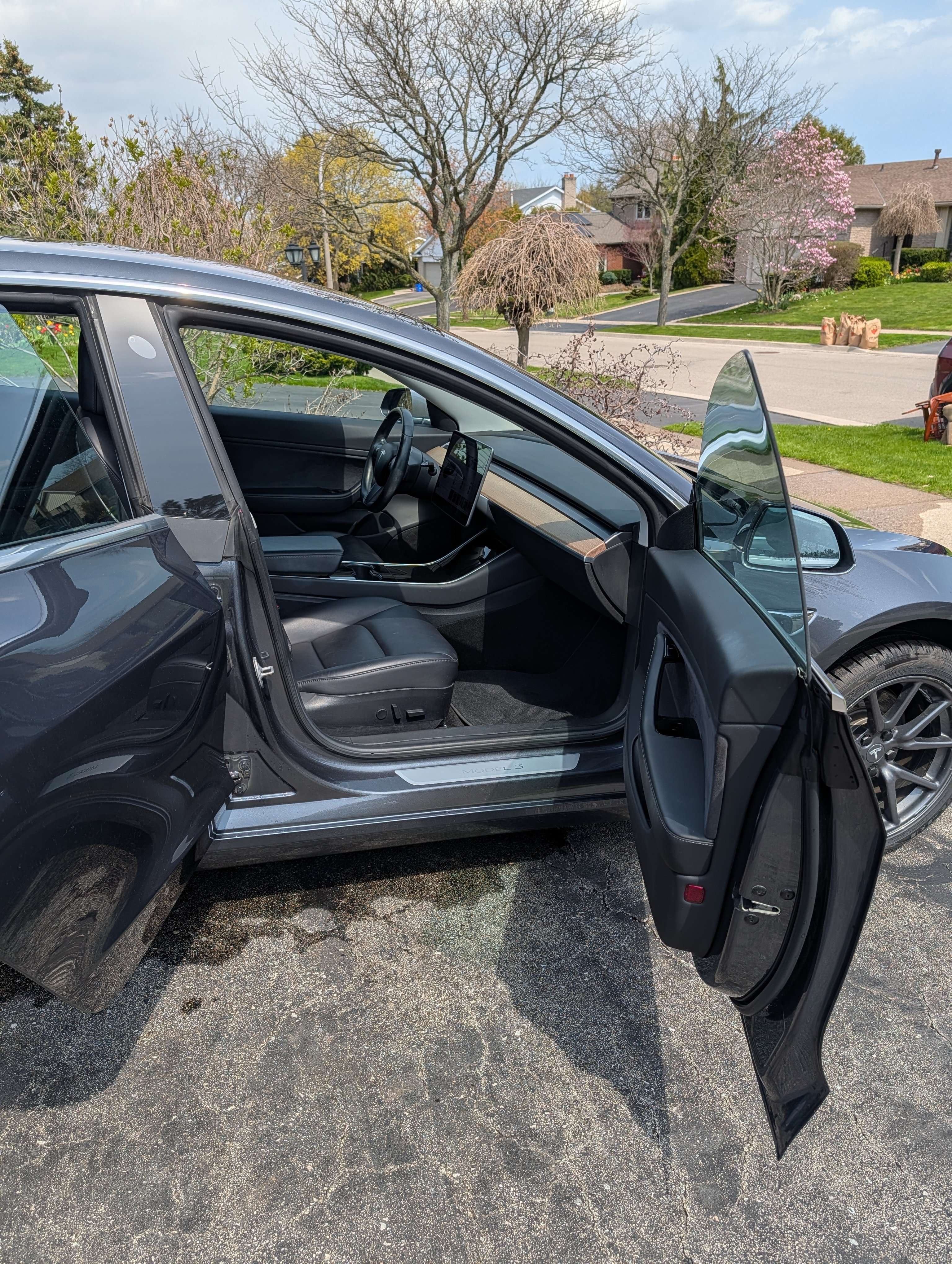 2018 Tesla Model 3 Model 3 Longrange rear wheel drive. thumb 11