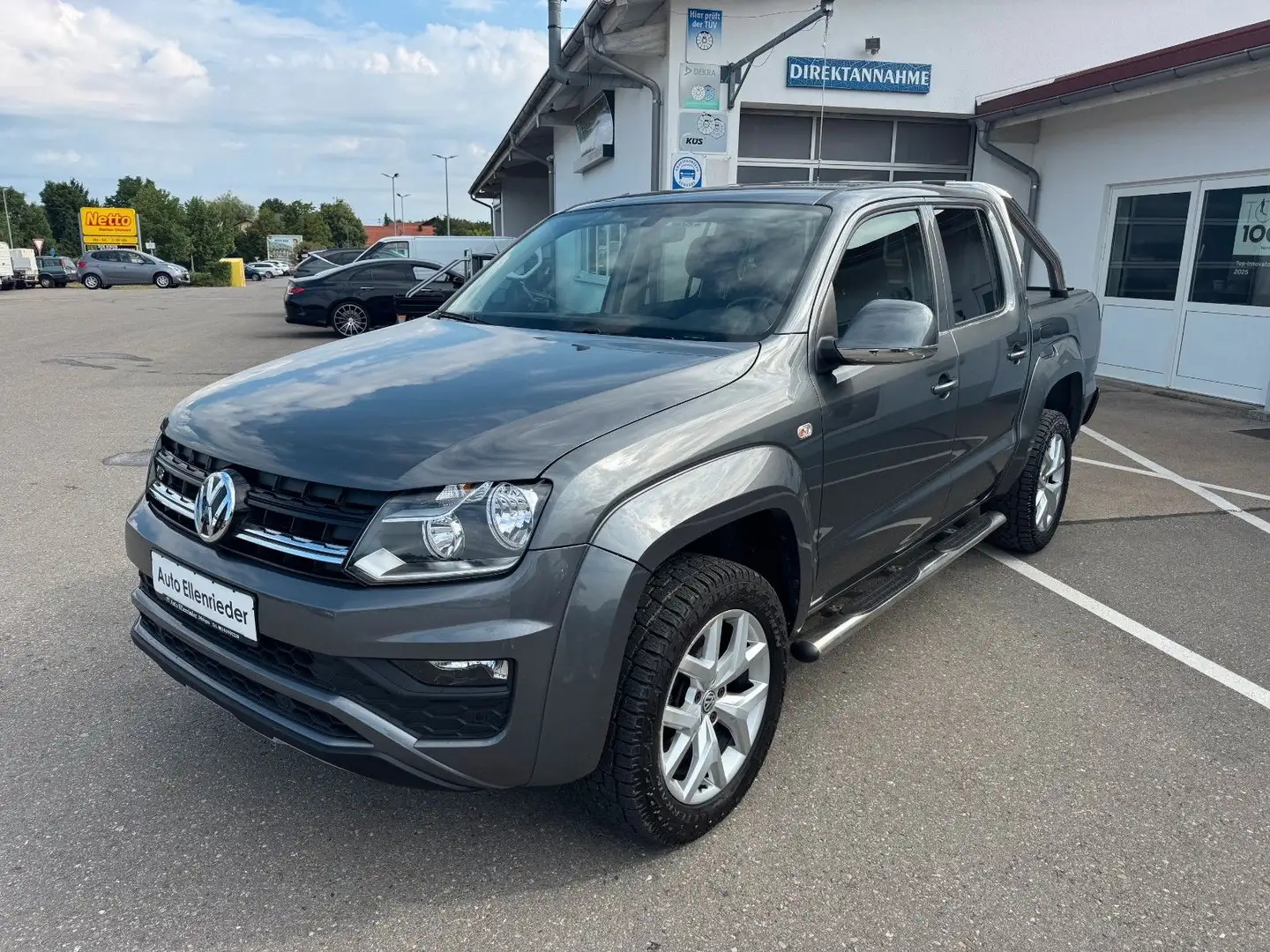 Volkswagen Amarok Comfortline DoubleCab 4Motion Gris - 2