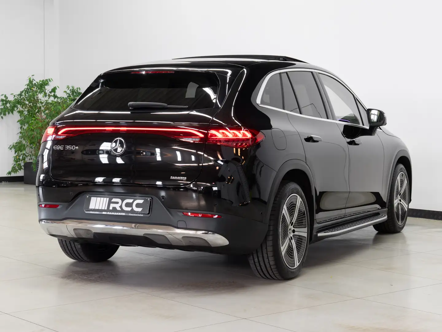 Mercedes-Benz EQE SUV 350+ HYPERSCREEN Grijs-Leder PANO Achterassturing Schwarz - 2