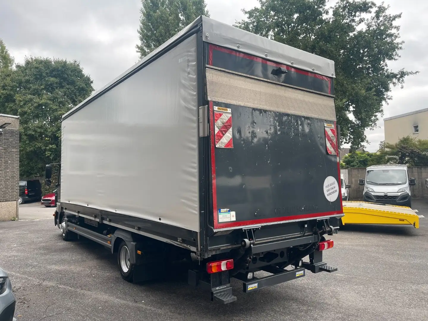 Mercedes-Benz Atego 816 Automatik P-P * LBW * Klima * Kamera * Schwarz - 2