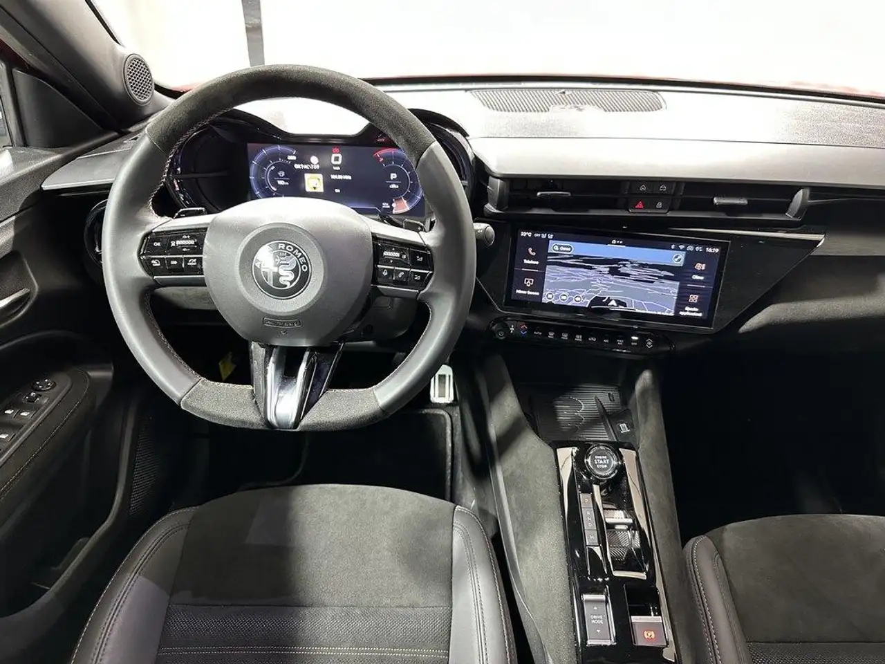 Alfa Romeo Junior 2025 — фото 13