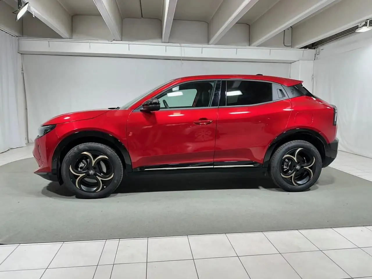 Alfa Romeo Junior 2025