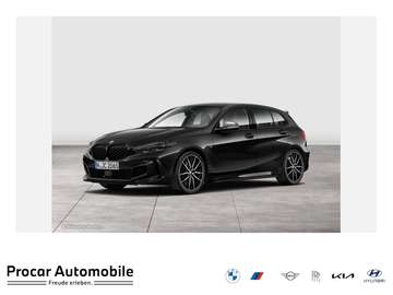 M135i xDrive M SPORTPAKET PRO M Sportsitze Driving