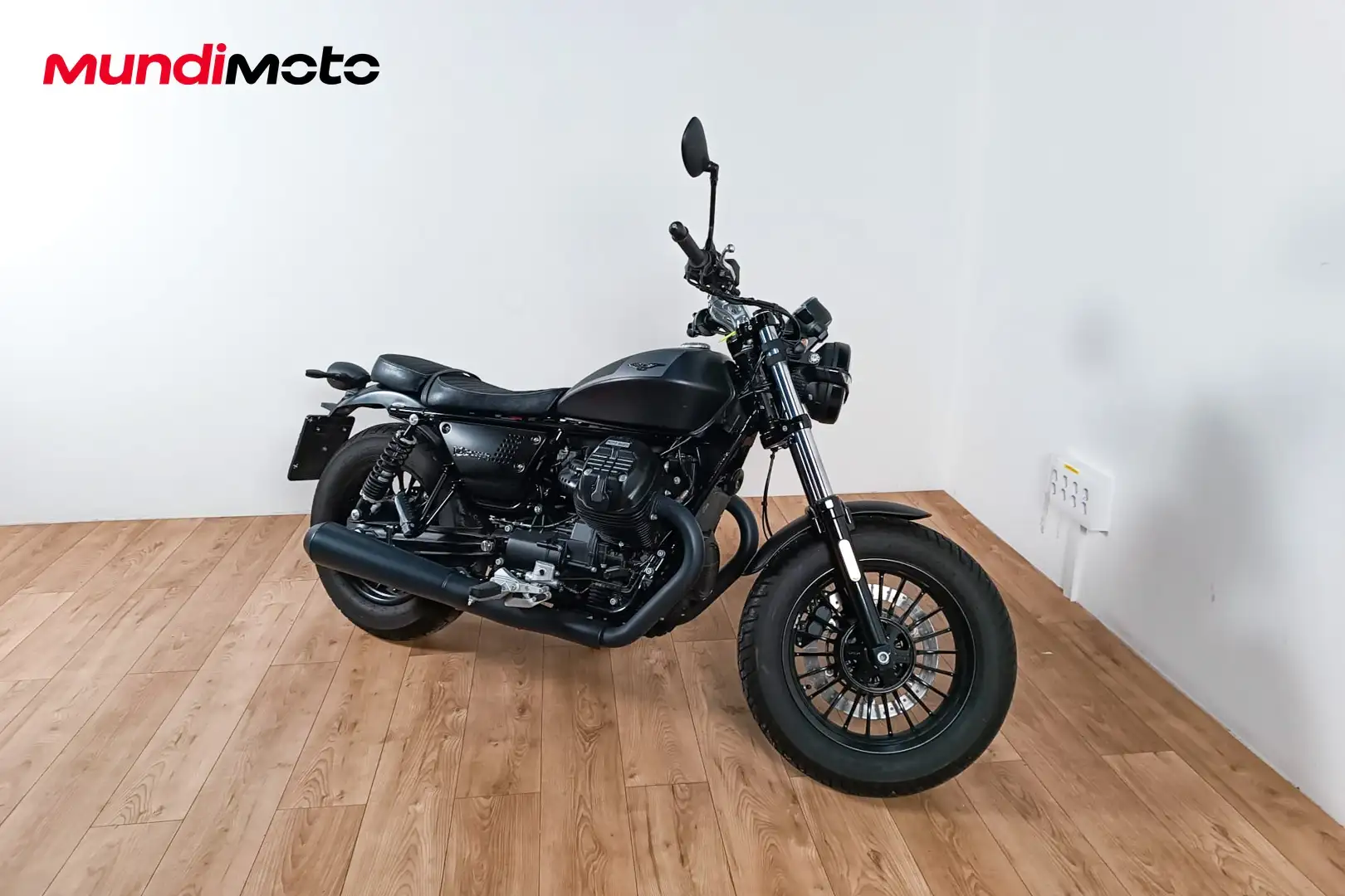 Moto Guzzi V 9 - 2