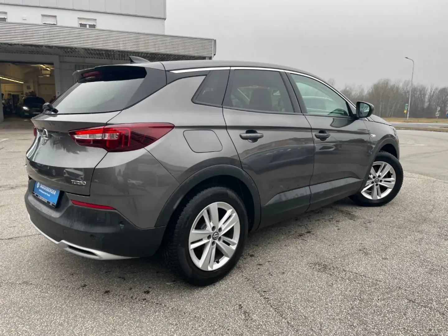 Opel Grandland X 1,2 Turbo Direct Injection Innovation Grigio - 2
