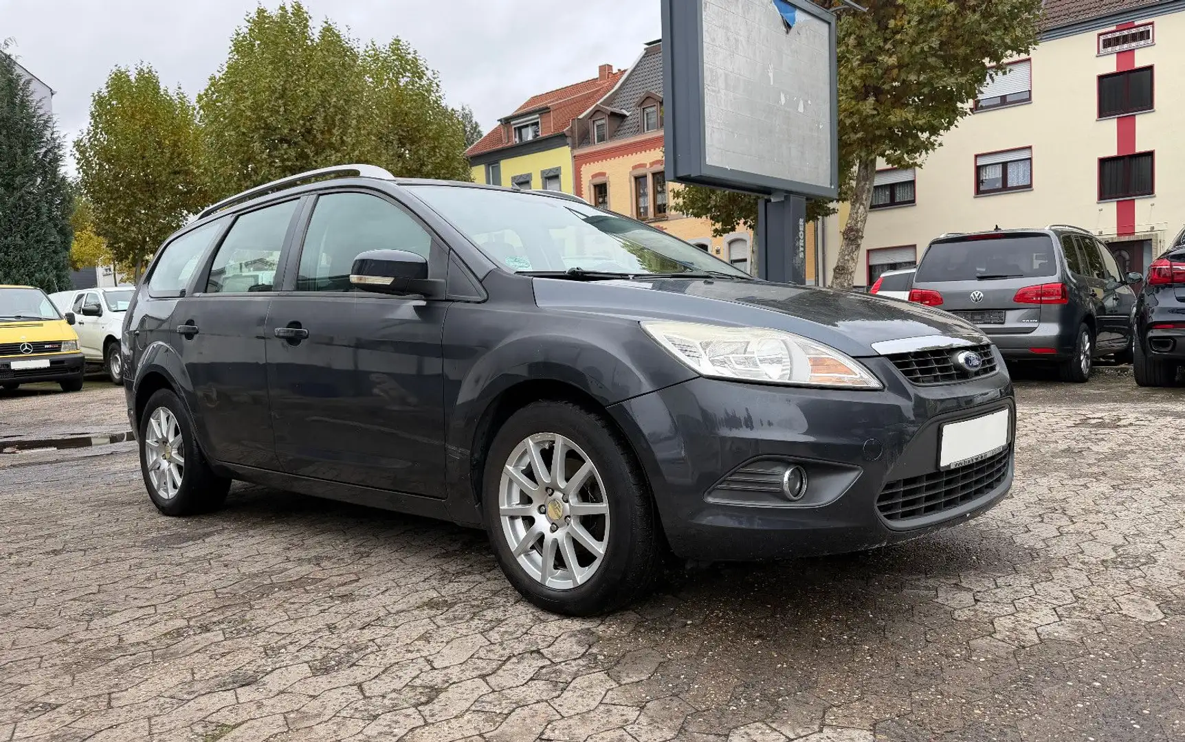 Ford Focus Turnier 1.6 Concept Klimaautomatik Tempom. Grau - 1