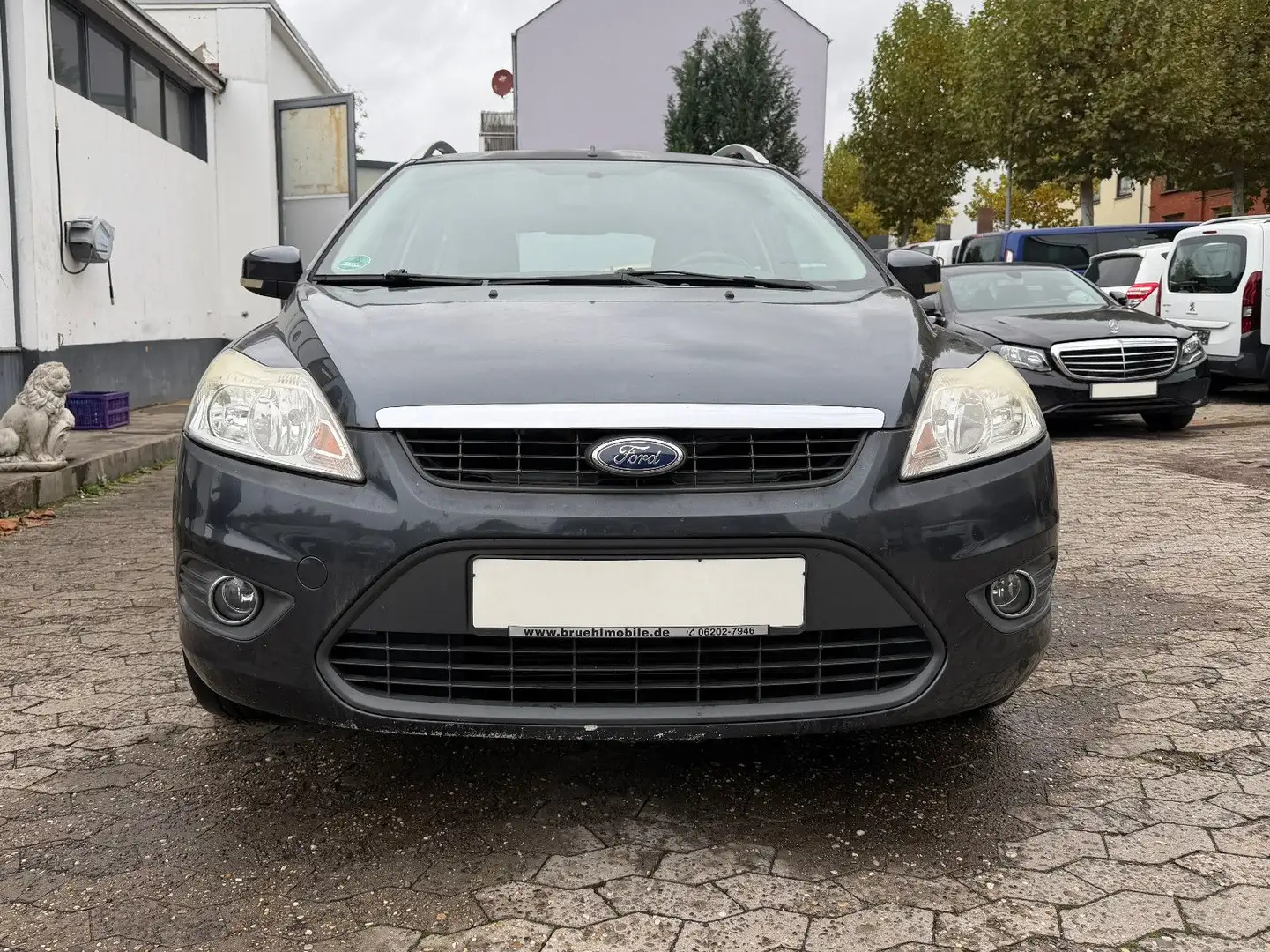 Ford Focus Turnier 1.6 Concept Klimaautomatik Tempom. Grau - 2