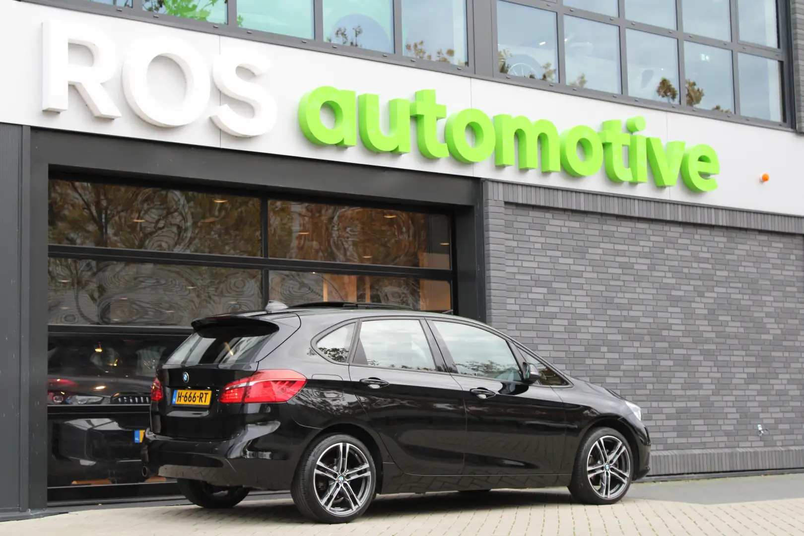 BMW 218 2-serie Active Tourer 218i M Sport | PANO | PDC V+ Noir - 2