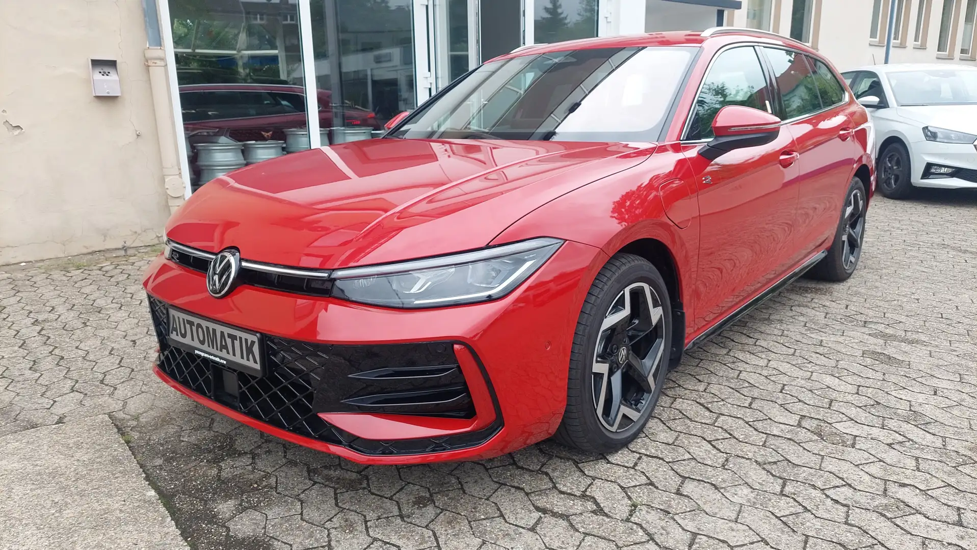 Volkswagen Passat Variant 1.5 TSI eHybrid R-Line AHK 360° MATRIX HUD Rot - 1