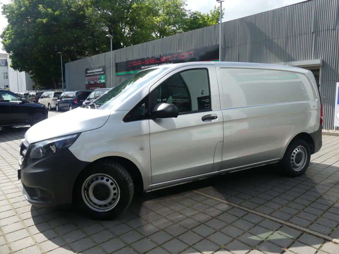 Mercedes-Benz Vito 114 CDI Kasten kompakt DAB/KLIMA/TEMPO/AHK Silver - 2