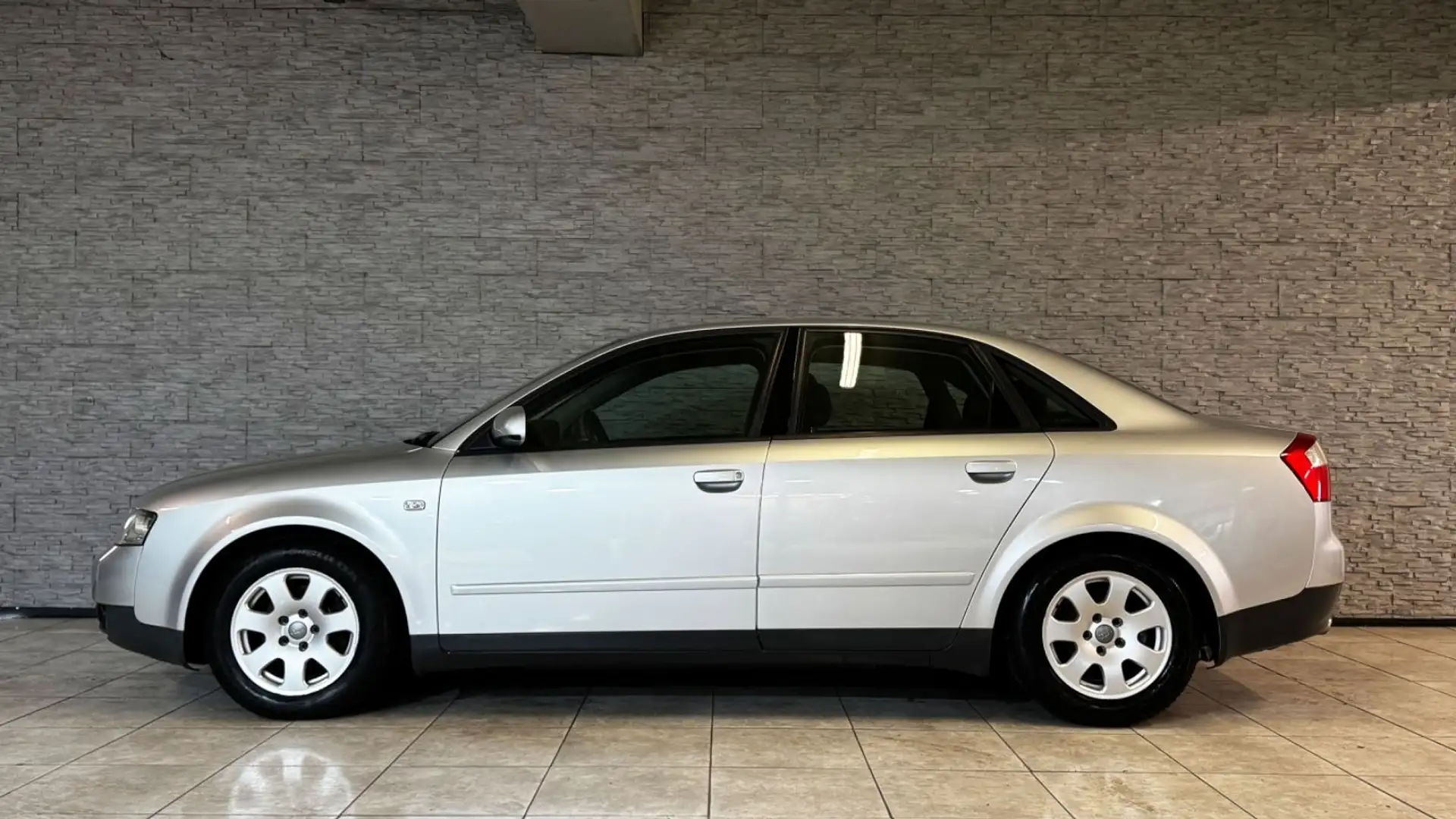 Audi A4 B6 1.8T KLIMA*ALLWETTER-NEU*EFH* Argintiu - 2
