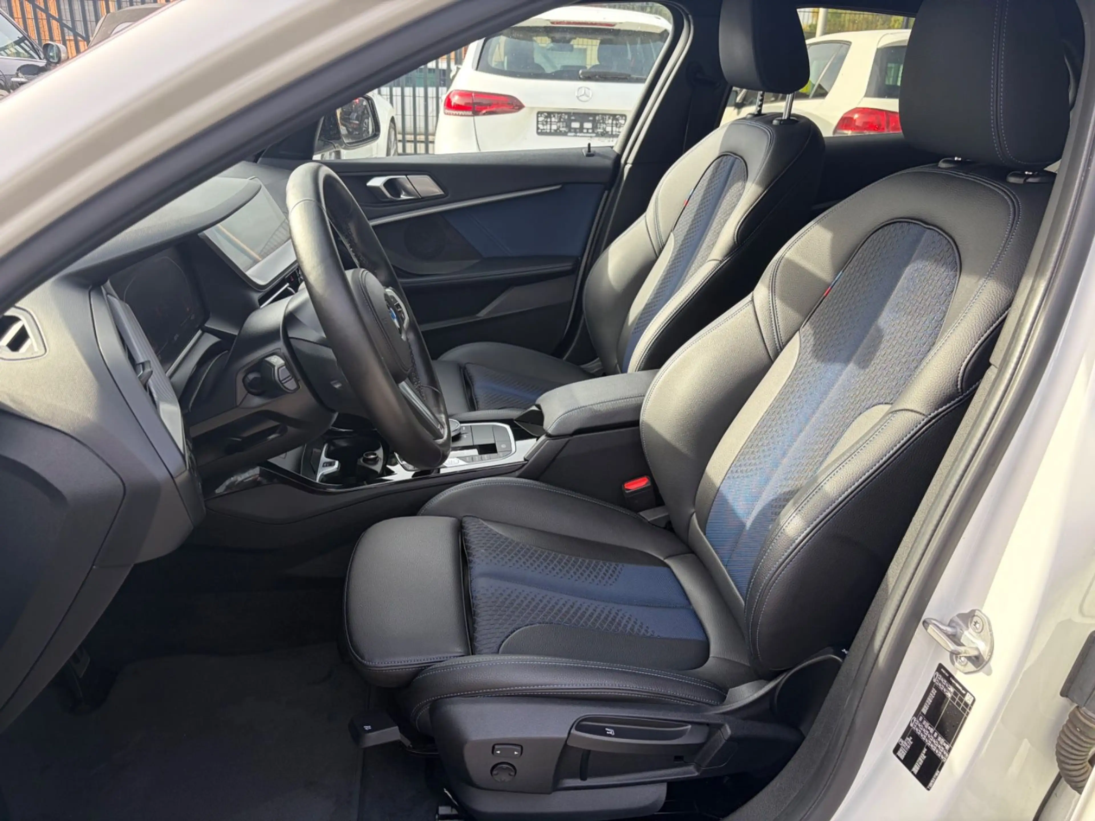 BMW 118 i M Sport — photo 10
