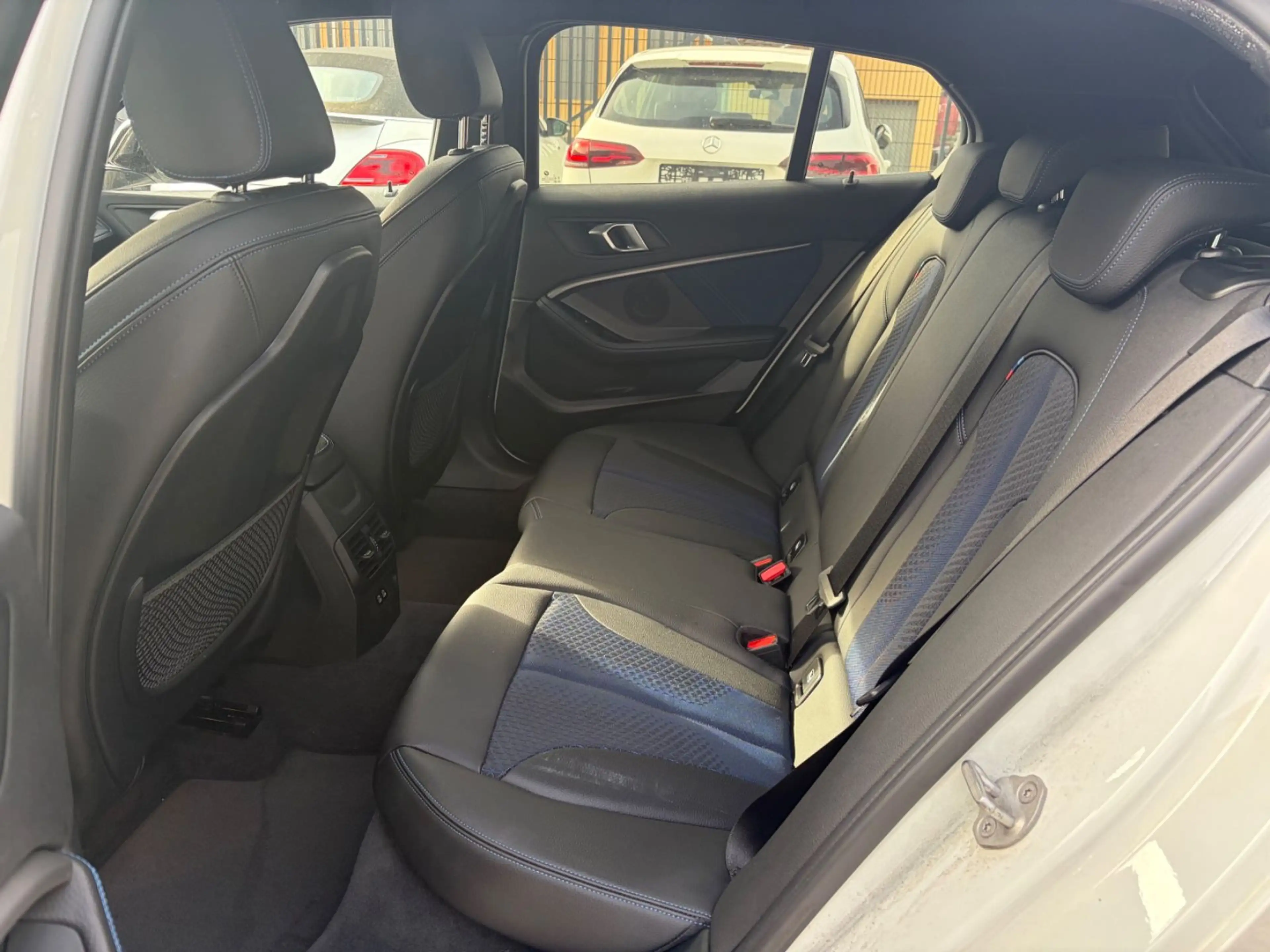 BMW 118 i M Sport — photo 13