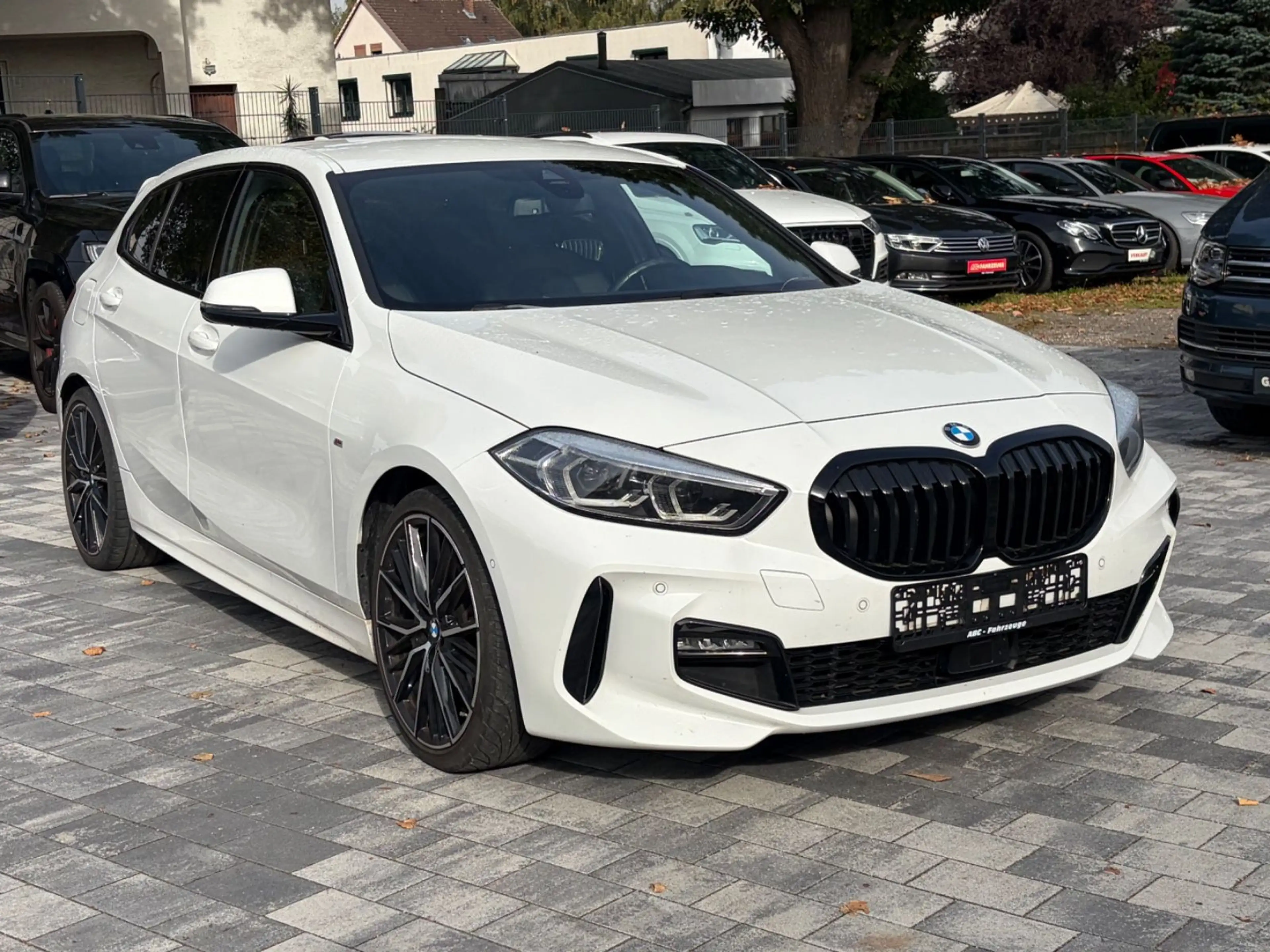 BMW 118 i M Sport — photo 3