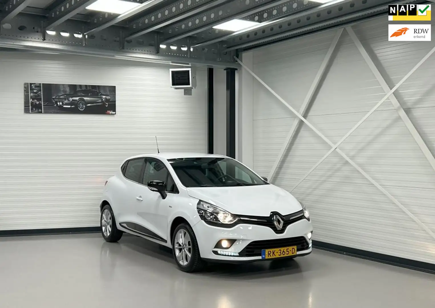 Renault Clio 0.9 TCe Limited Nav/PDC/Bluetooth/CruiseC/Armsteun Wit - 1