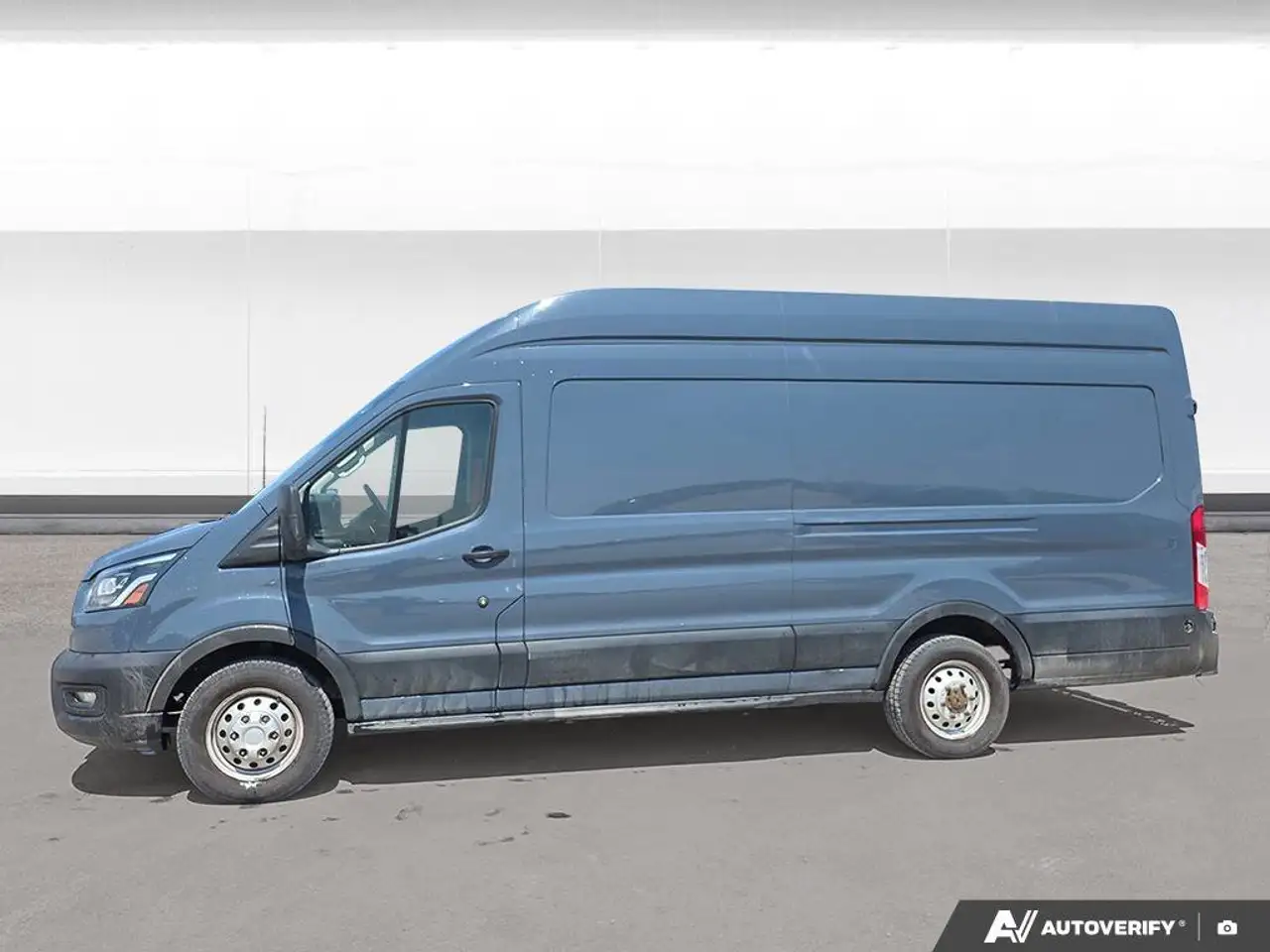 Ford Transit Cargo Van снимка Ford Transit Cargo Van
