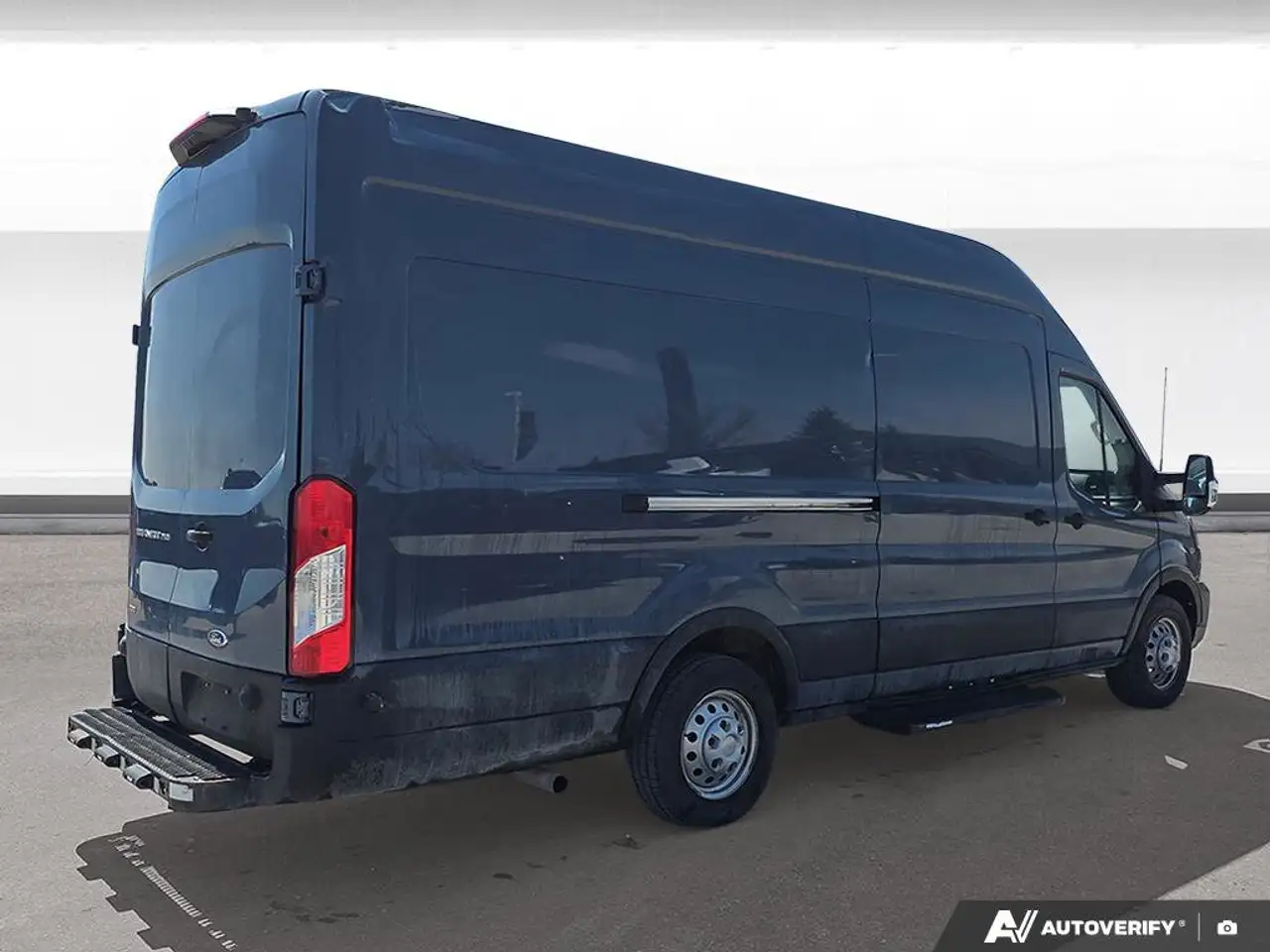 Ford Transit Cargo Van снимка Ford Transit Cargo Van