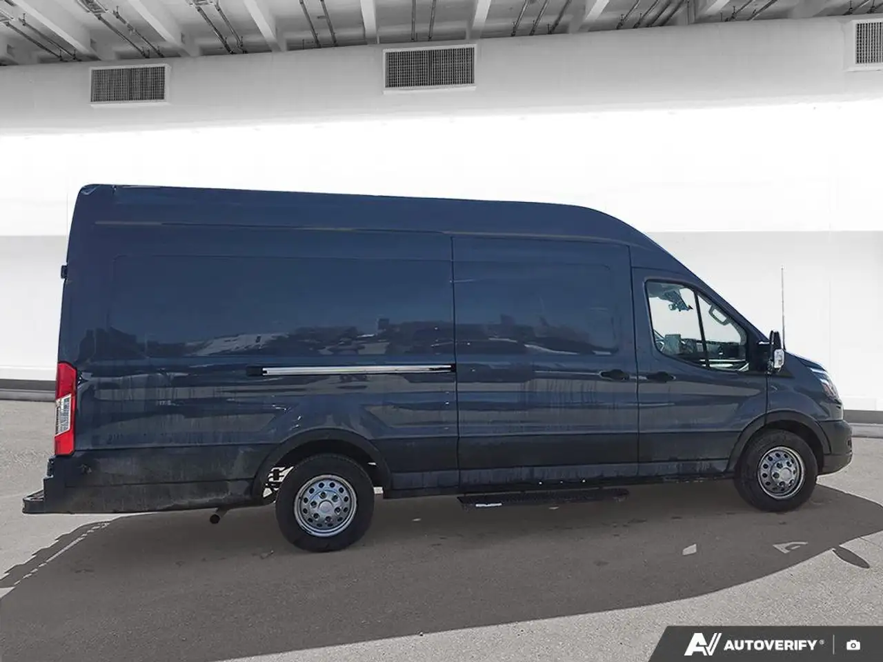 Ford Transit Cargo Van снимка Ford Transit Cargo Van