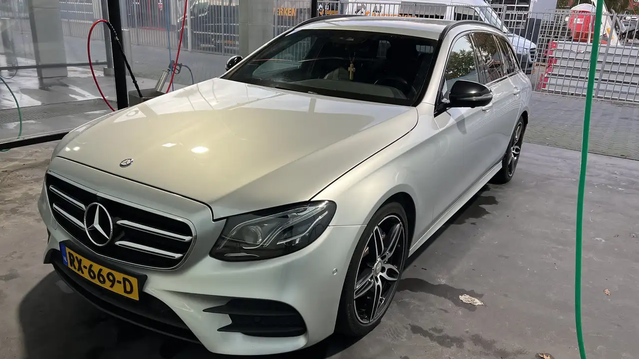 Mercedes-Benz E 220