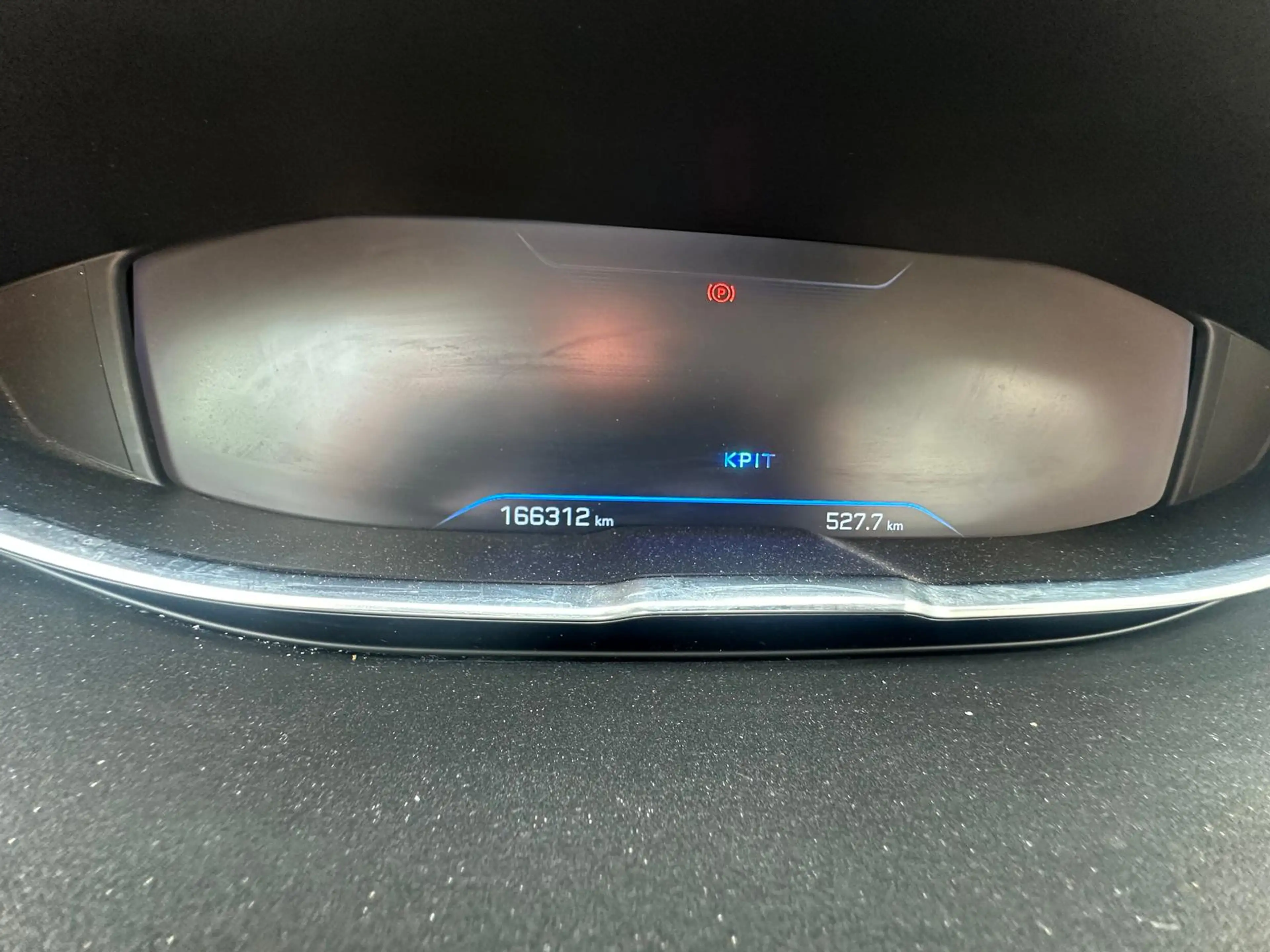 Peugeot 5008 1.5 Blue-HDI FAP Allure Pack AT 7-Si+Navi+R-Kam+ — photo 6