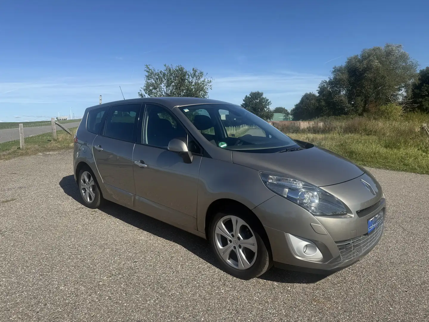 Renault Grand Scenic 2.0 16V 140 CVT Luxe - 2