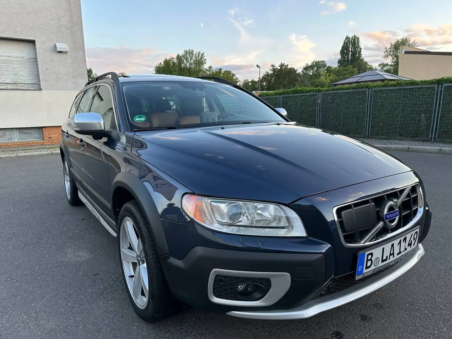 Volvo XC70 XC70 D5 AWD Aut. Summum Inscription Blau - 2