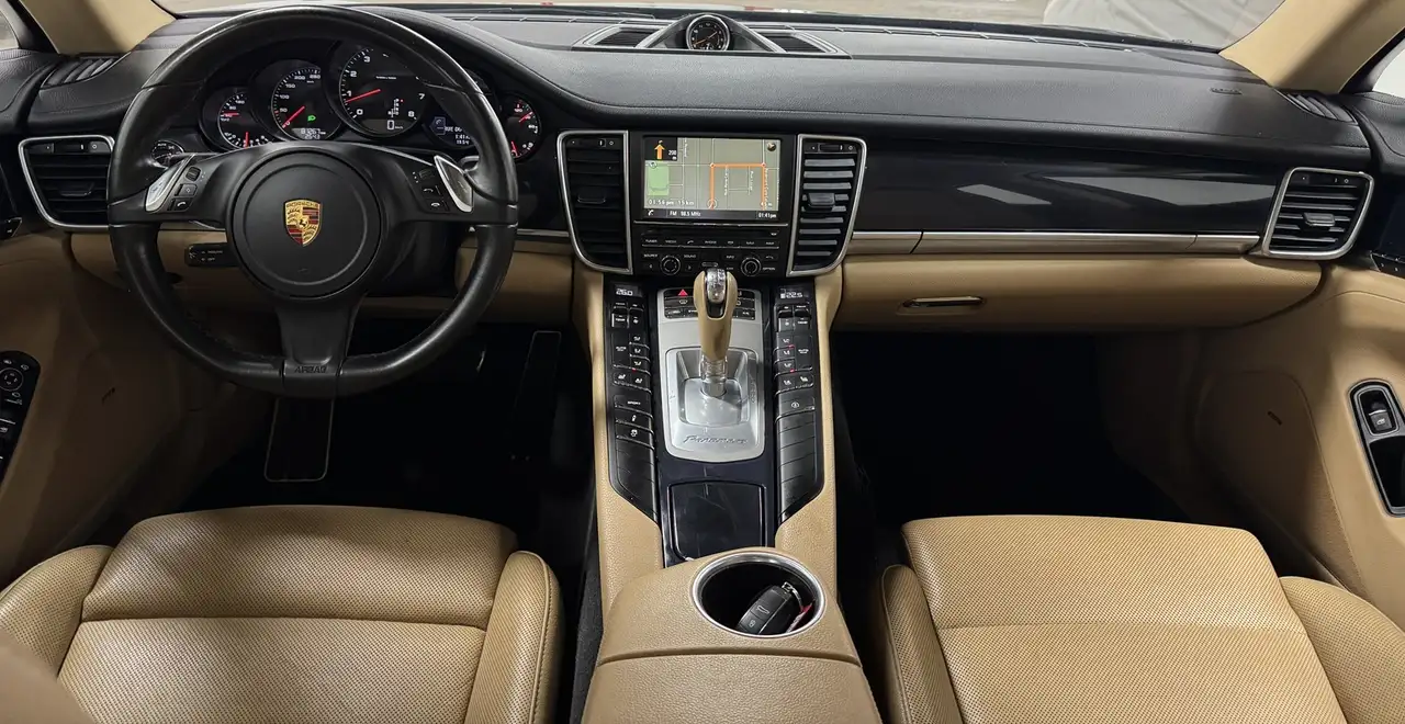Porsche Panamera снимка Porsche Panamera