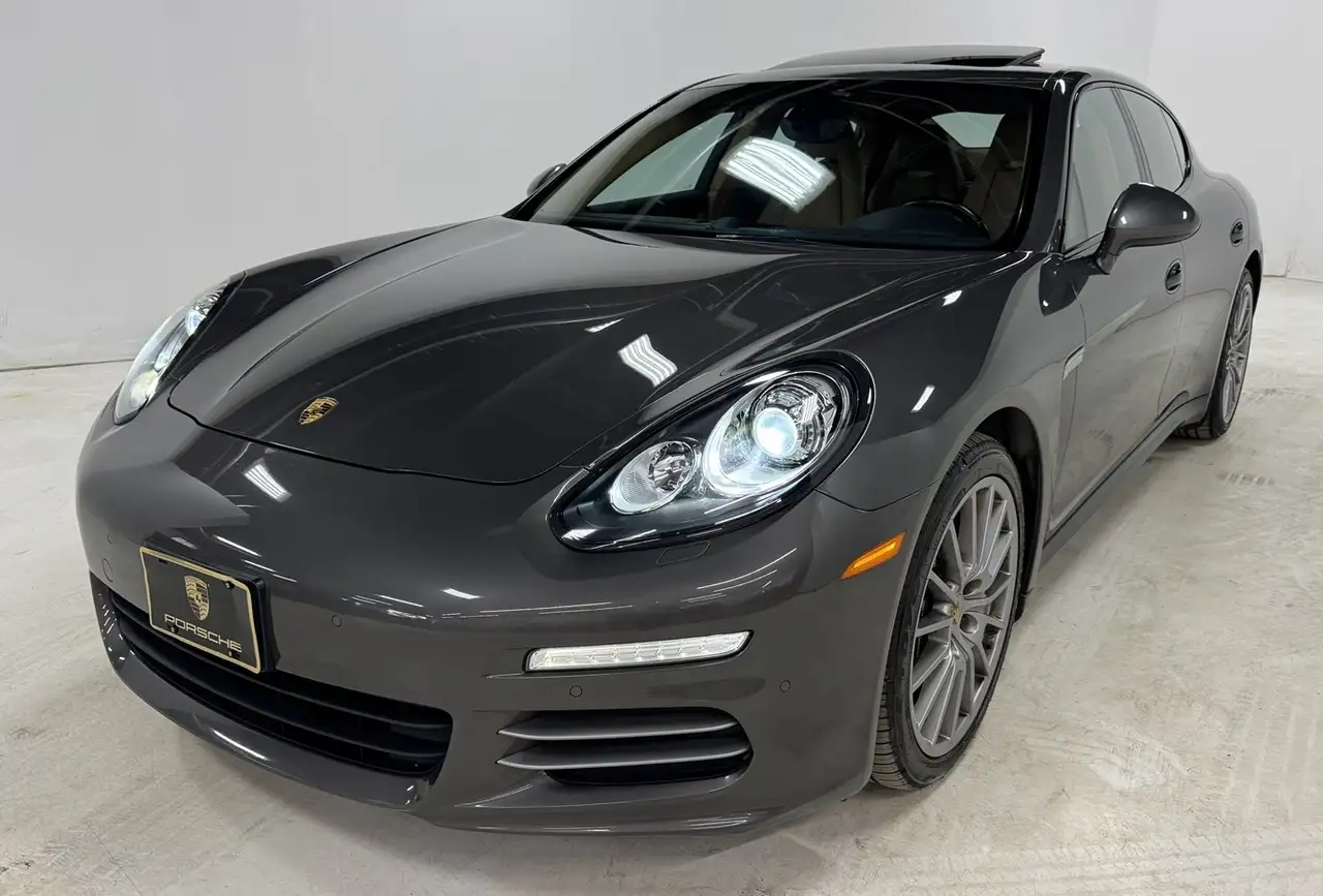 Porsche Panamera снимка Porsche Panamera