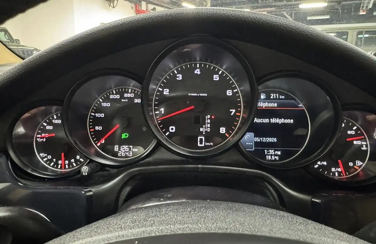 Porsche Panamera снимка Porsche Panamera
