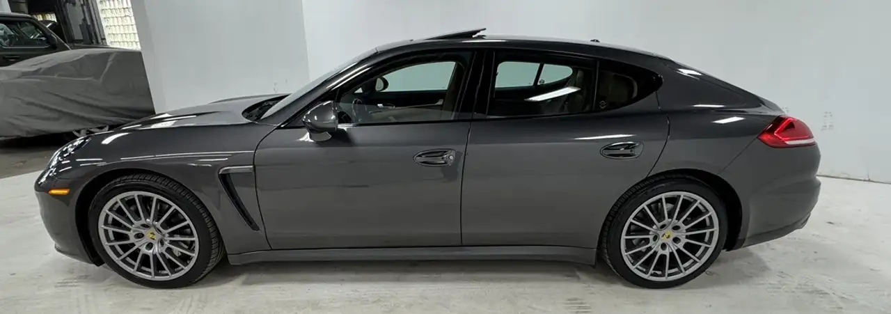 Porsche Panamera снимка Porsche Panamera