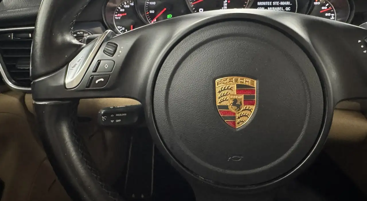 Porsche Panamera снимка Porsche Panamera