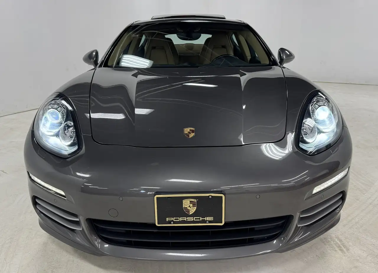 Porsche Panamera снимка Porsche Panamera
