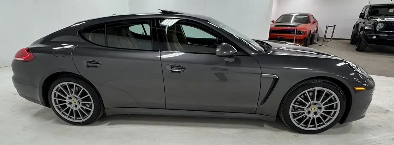 Porsche Panamera снимка Porsche Panamera