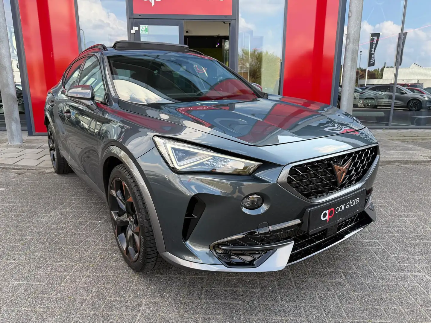 CUPRA Formentor 1.4 e-Hybrid VZ Panorama Grijs - 2