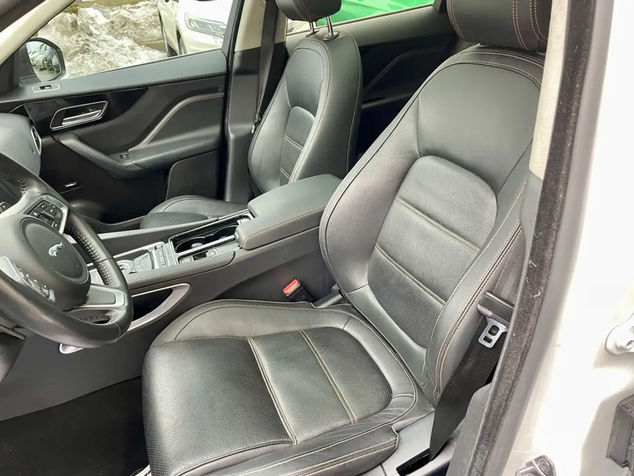 Jaguar F-Pace снимка Jaguar F-Pace