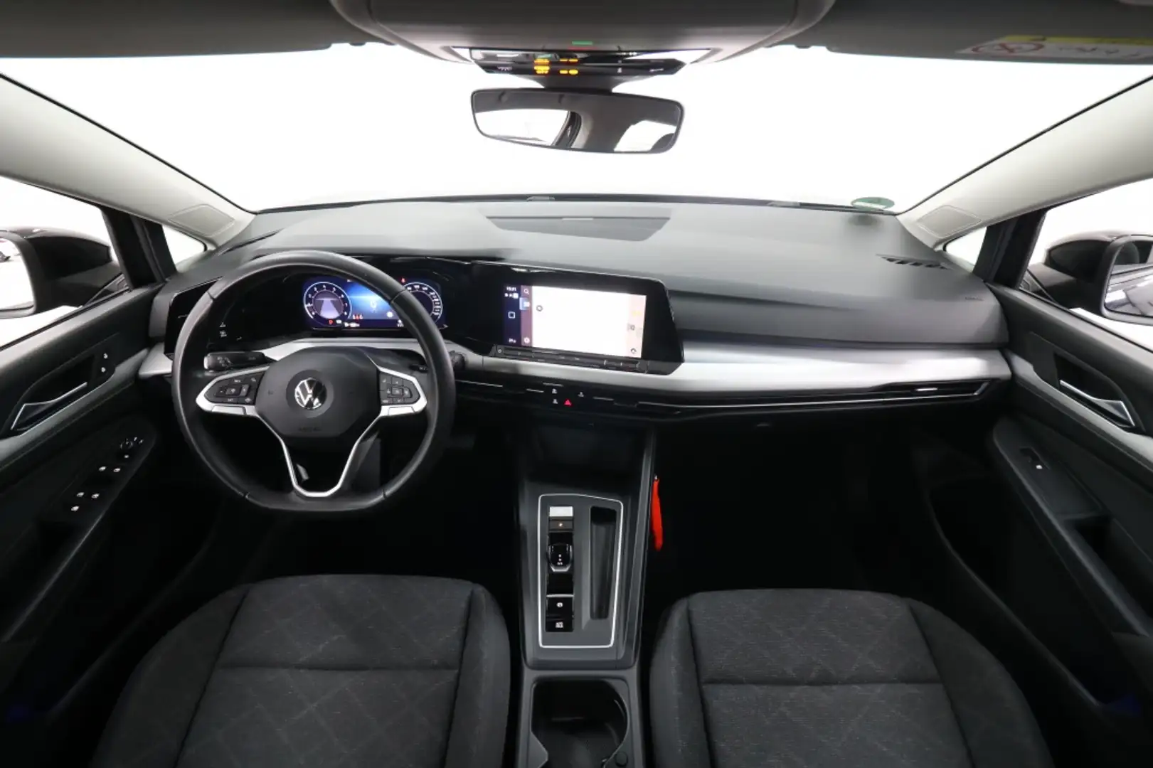 Volkswagen Golf Variant 1.0 eTSI Life (Automaat) Zwart - 2
