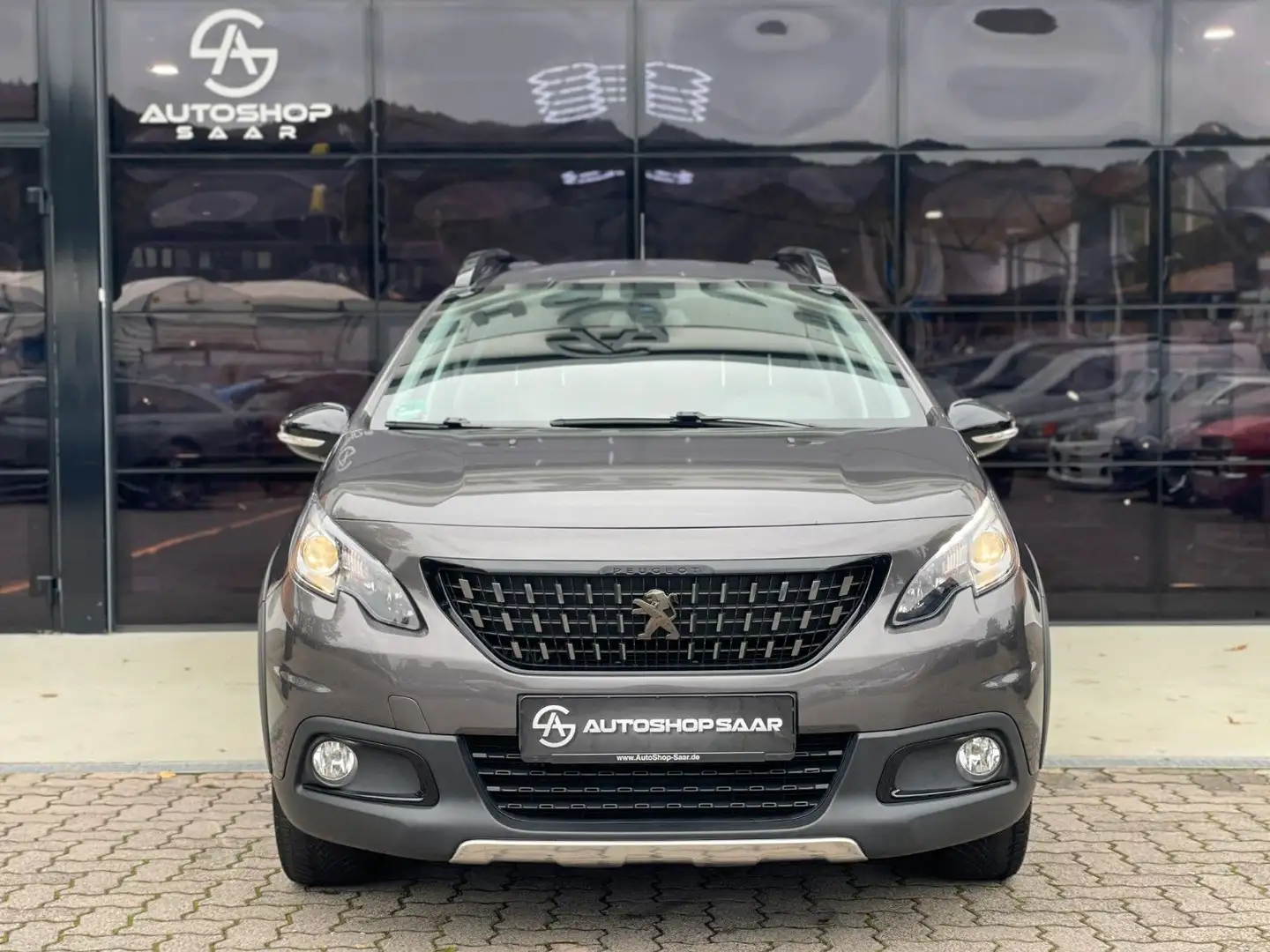 Peugeot 2008 GT NAVI/LED/CAM/Apple&Android Grau - 2