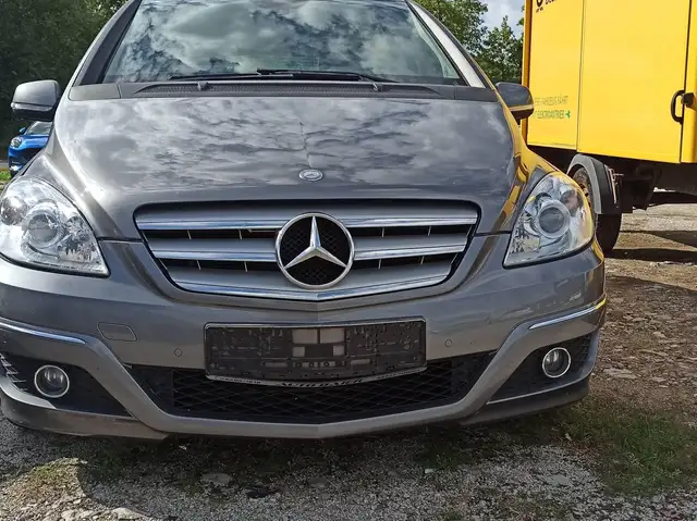 Mercedes-Benz B 180 B 180 BlueEFFICIENCY
