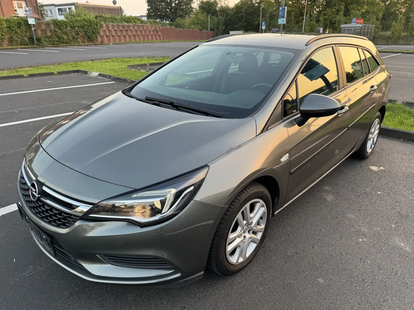 Opel Astra Edition Klima Navi Tempom. 1.Hd GARANTIE Grau - 1