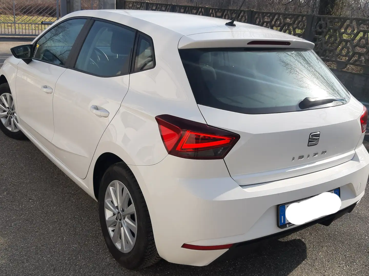 SEAT Ibiza 5p 1.0 Business High 75cv Bianco - 2