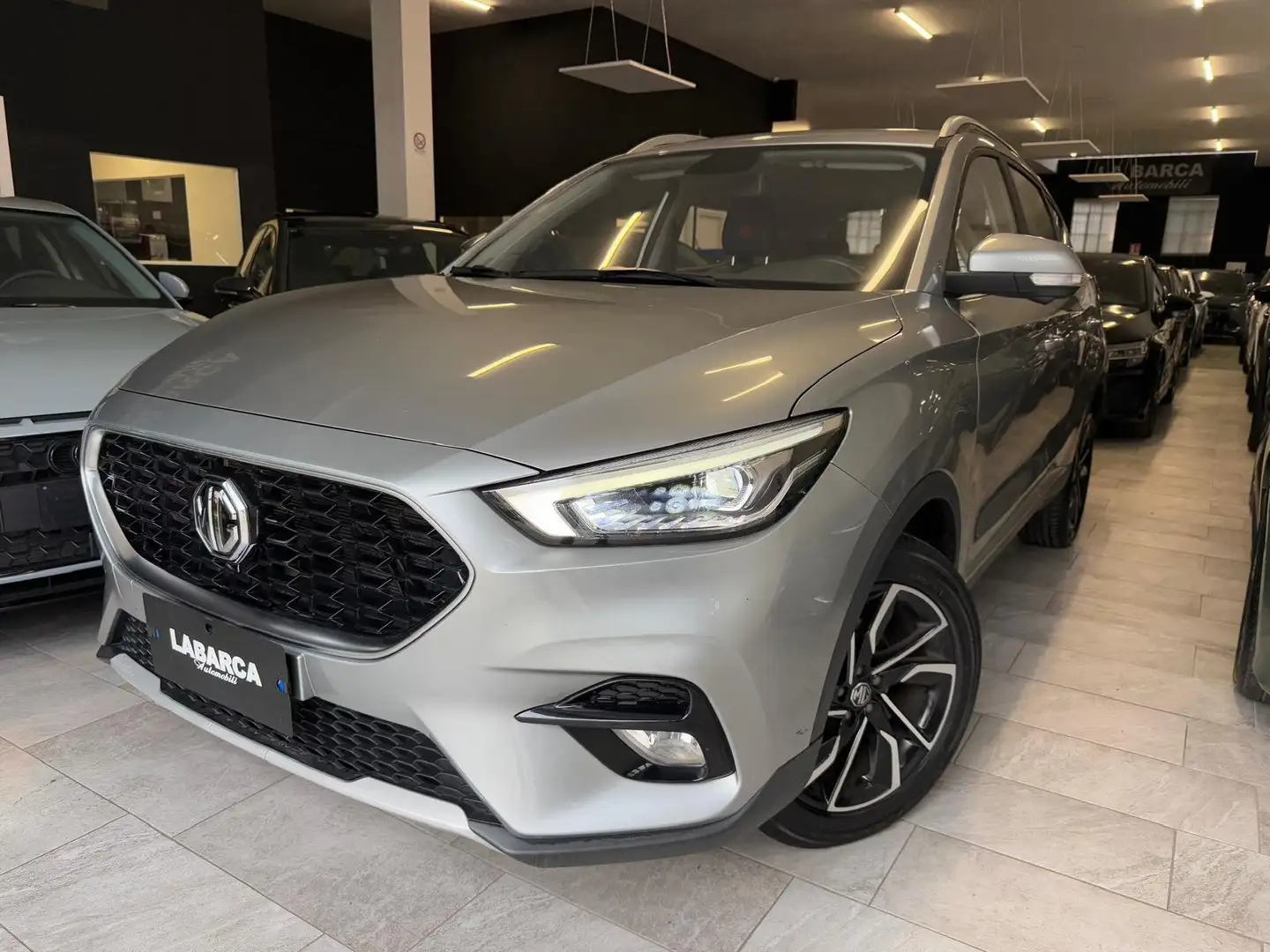 MG ZS 1.5 Luxury PRONTA CONSEGNA Stříbrná - 1