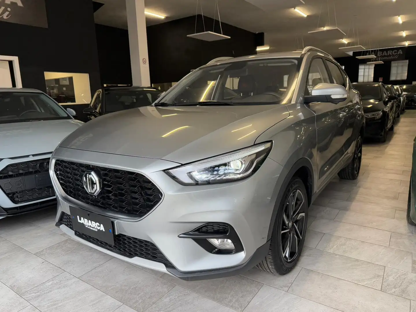 MG ZS 1.5 Luxury PRONTA CONSEGNA Stříbrná - 2