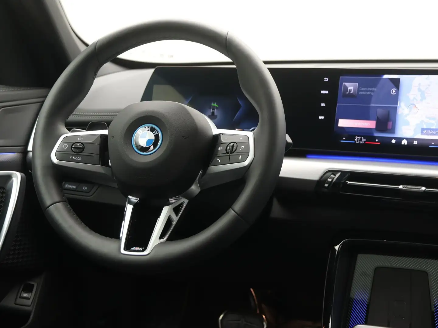 BMW iX1 eDrive20 67 kWh Zwart - 2