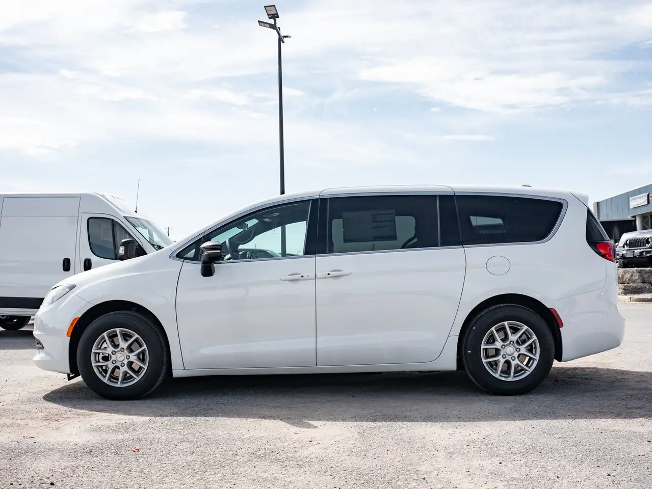 Chrysler Grand Caravan снимка Chrysler Grand Caravan