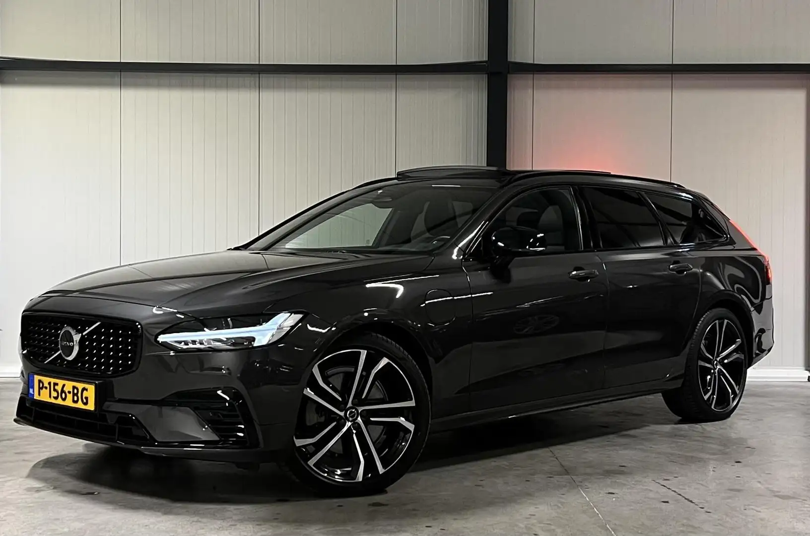 Volvo V90 2.0 T6 AWD R-Design Dark Pano Virtual Trekhaak NAP Gris - 1