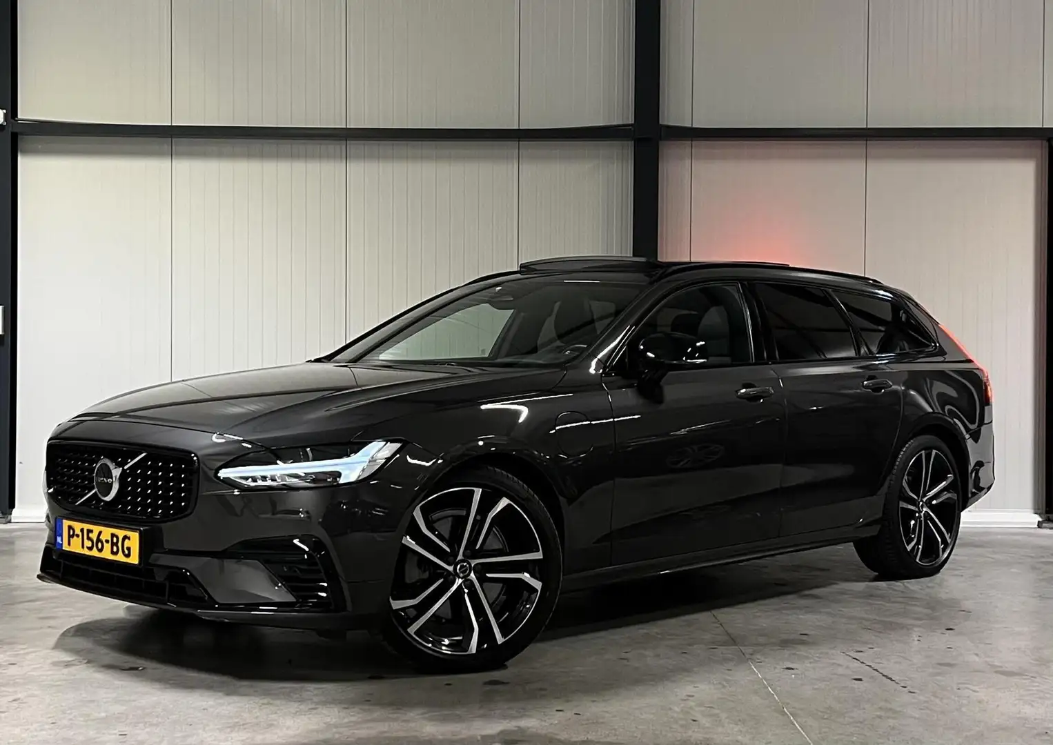 Volvo V90 2.0 T6 AWD R-Design Dark Pano Virtual Trekhaak NAP Gris - 1