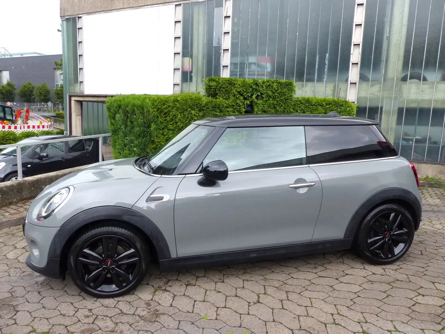 MINI Cooper D LED/Klimaaut/JCW-Alu/PDC/Sitzheiz/2.Hd Grau - 1