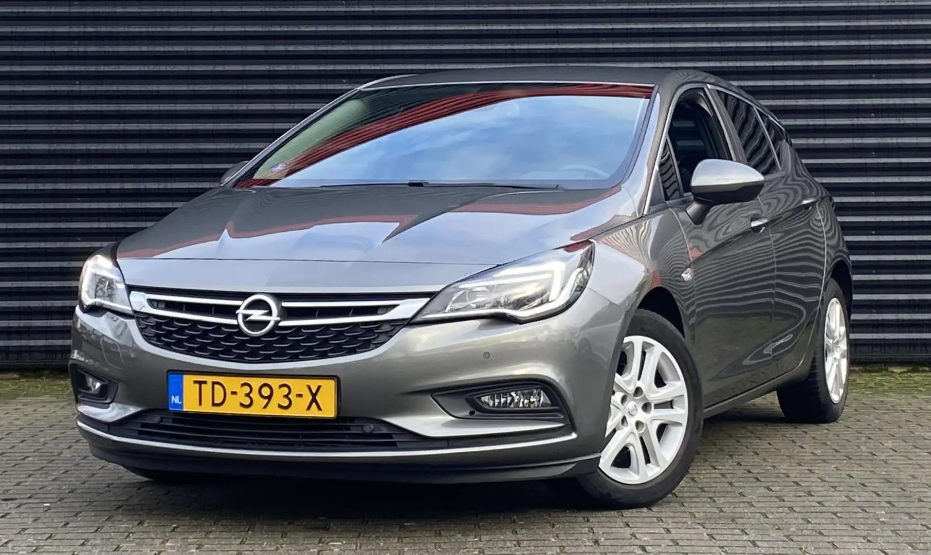 Opel Astra 1.0 Online Edition | Navigatie | Cruise control | Grau - 1