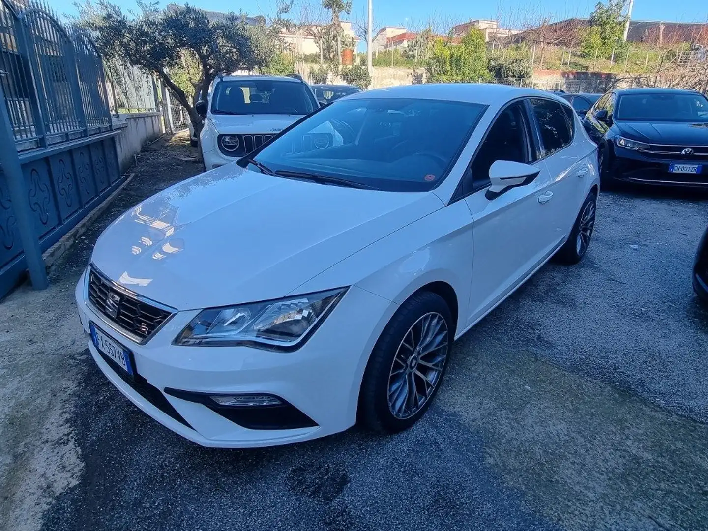 SEAT Leon 1.6 TDI 115 CV DSG 5p. FR Blanc - 2