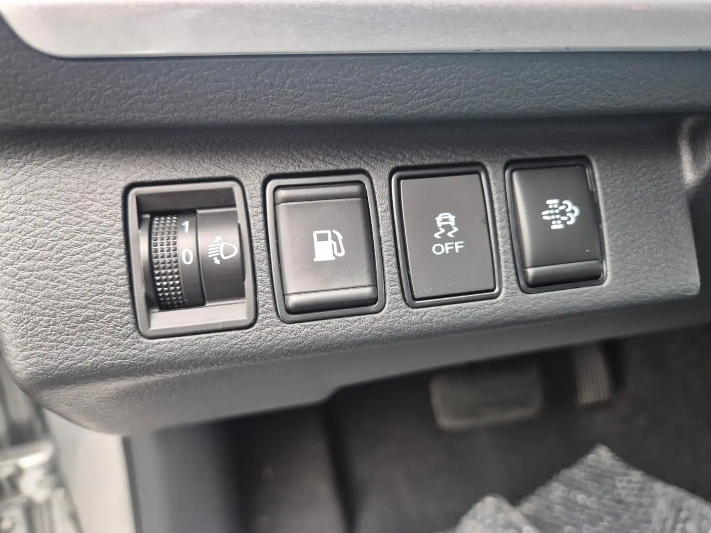 DFSK Rich 6 4WD. 2.3 ltr. 3,0 t Anhängel.TOP Preis !! Plateado - 2